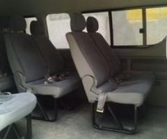 Renta de camionetas de pasajeros Toyota Hiace con chófer - México DF